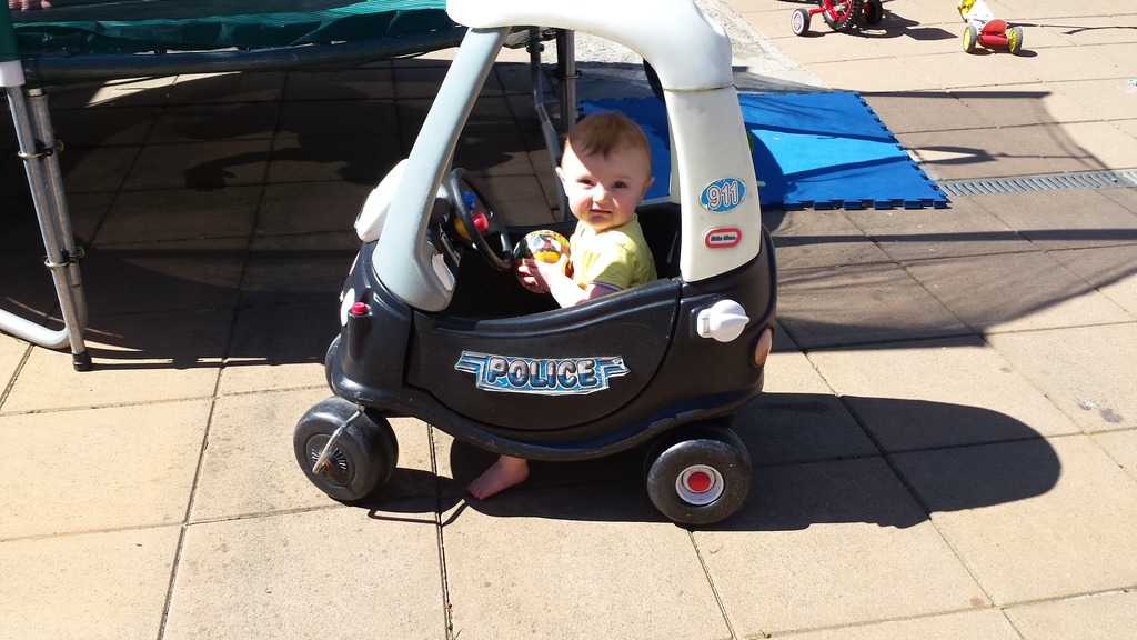 little tikes police car ride on